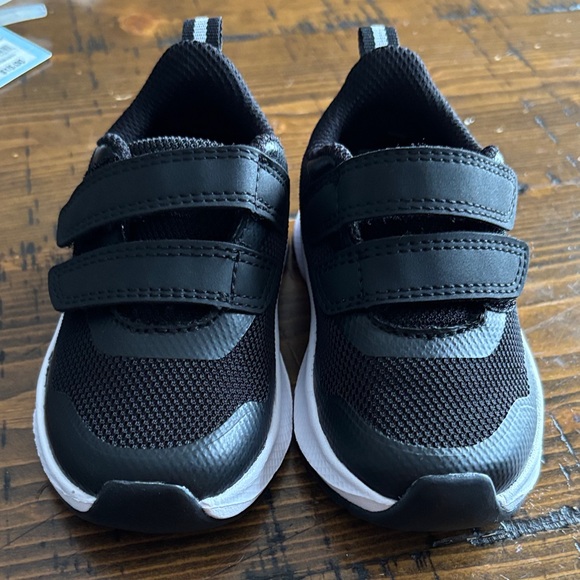 Athletic Works Kids Black and White Sneakers - Picture 1 of 4